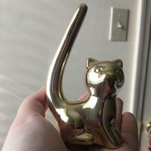 Gold cat ring holder
